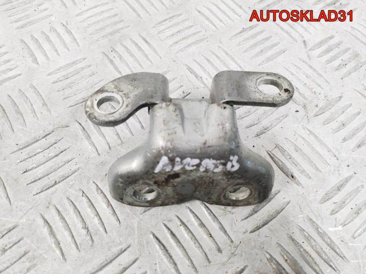 Петля двери передняя правая нижняя Toyota Avensis - АвтоСклад31.рф - авторазборка контрактные б/у запчасти в г. Белгород