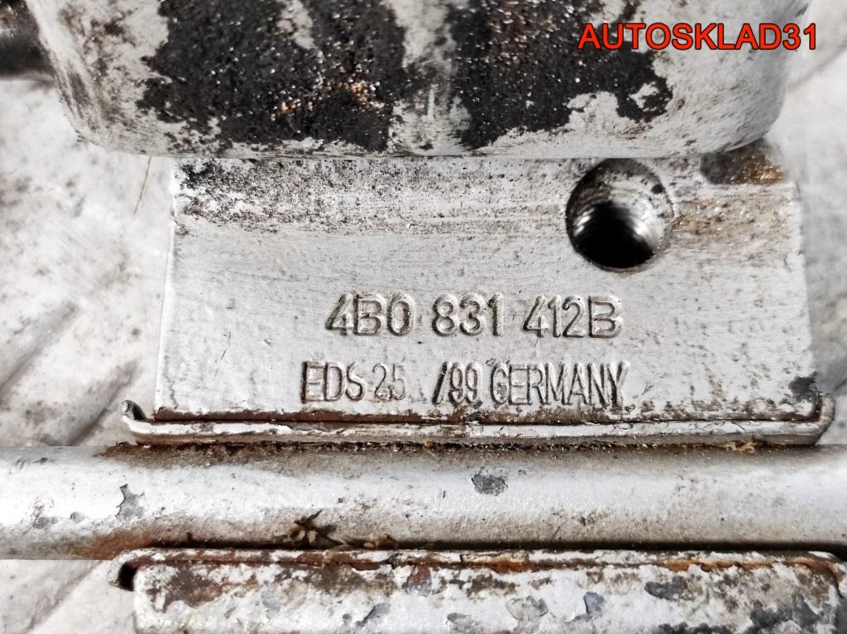 Петля двери передняя правая нижняя Audi A6 C5 - АвтоСклад31.рф - авторазборка контрактные б/у запчасти в г. Белгород