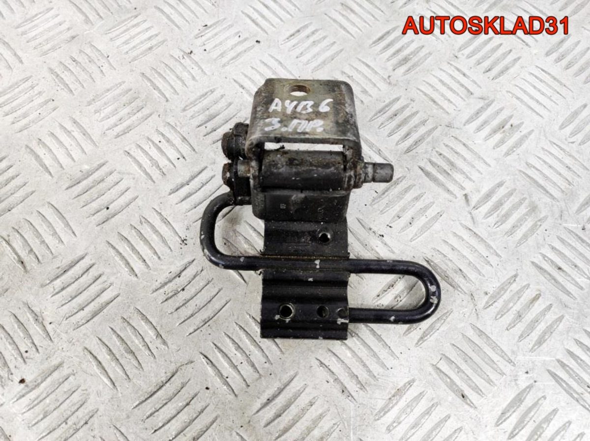 Петля двери задней правой нижняя Audi A4 B6 - АвтоСклад31.рф - авторазборка контрактные б/у запчасти в г. Белгород