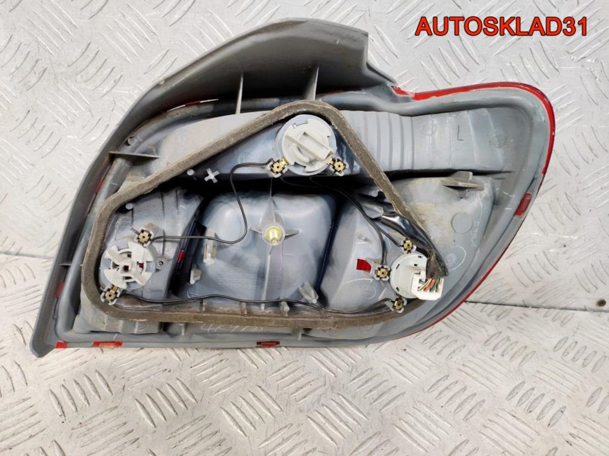 Фонарь задний левый Toyota Yaris 8156052120 - АвтоСклад31.рф - авторазборка контрактные б/у запчасти в г. Белгород