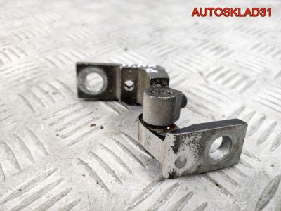 Петля двери передняя правая верхняя VW Passat B5 - АвтоСклад31.рф - авторазборка контрактные б/у запчасти в г. Белгород