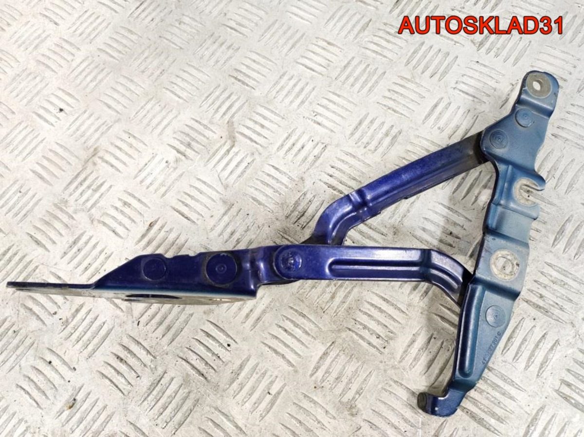 Петля крышки багажника левая Audi A6 C5 4B5827301C - АвтоСклад31.рф - авторазборка контрактные б/у запчасти в г. Белгород