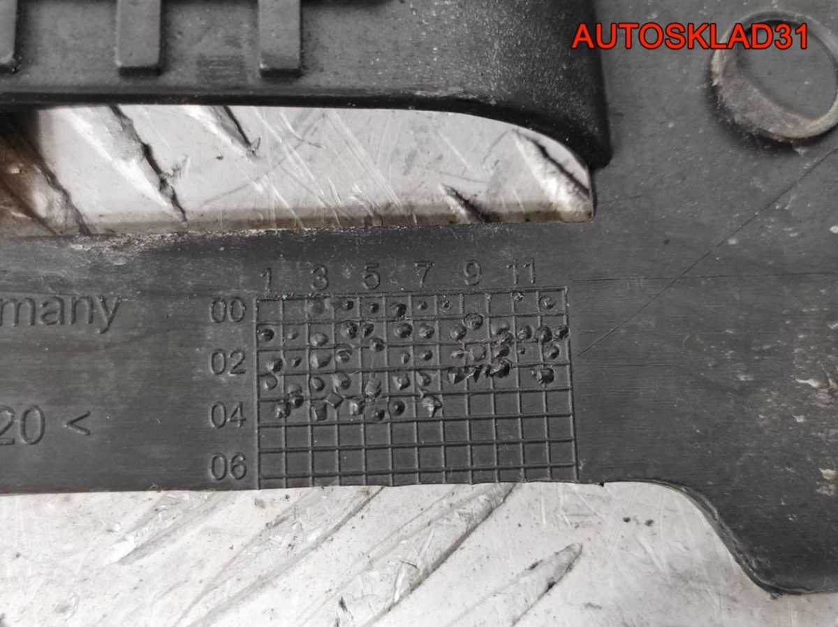 Направляющая зад бампера правая VW Passat B5 Combi - АвтоСклад31.рф - авторазборка контрактные б/у запчасти в г. Белгород