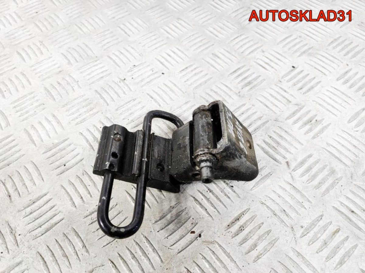 Петля двери задней правой нижняя Audi A4 B6 - АвтоСклад31.рф - авторазборка контрактные б/у запчасти в г. Белгород