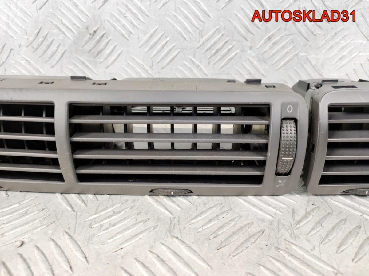 Дефлектор воздушный VW Passat B5 3B0819728D - АвтоСклад31.рф - авторазборка контрактные б/у запчасти в г. Белгород