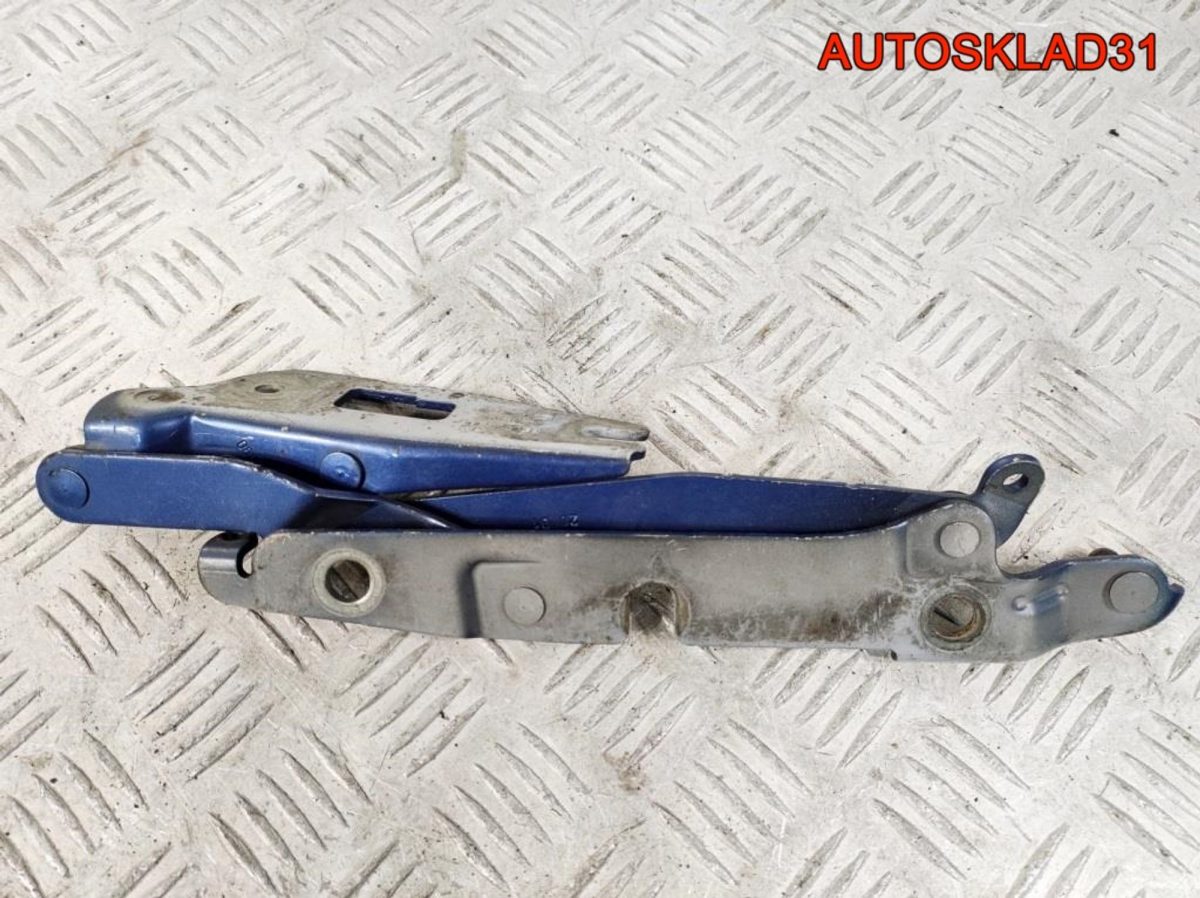 Петля крышки багажника левая Audi A4 B7 8E5827301 - АвтоСклад31.рф - авторазборка контрактные б/у запчасти в г. Белгород