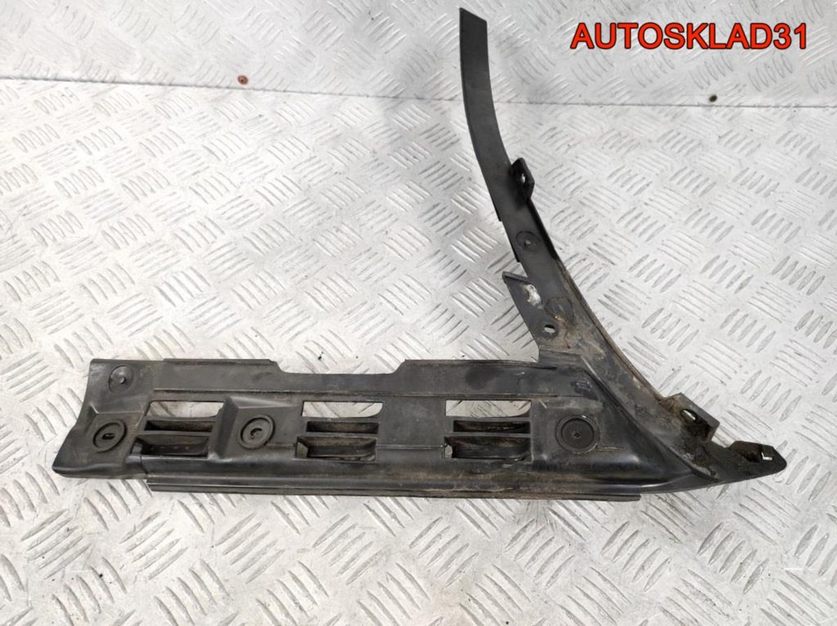 Направляющая зад бампера правая VW Passat B5 Combi - АвтоСклад31.рф - авторазборка контрактные б/у запчасти в г. Белгород