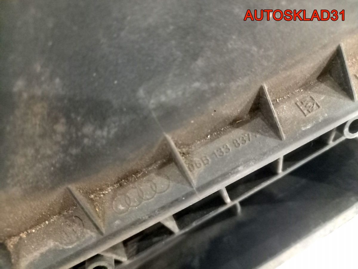 Корпус воздушного фильтра Audi A4 B6 06B133837AG - АвтоСклад31.рф - авторазборка контрактные б/у запчасти в г. Белгород
