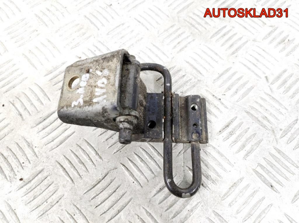 Петля двери задняя левая нижняя Audi A4 B6 - АвтоСклад31.рф - авторазборка контрактные б/у запчасти в г. Белгород Петля двери задняя левая нижняя Audi A4 B6 - АвтоСклад31.рф - авторазборка контрактные б/у запчасти в г. Белгород