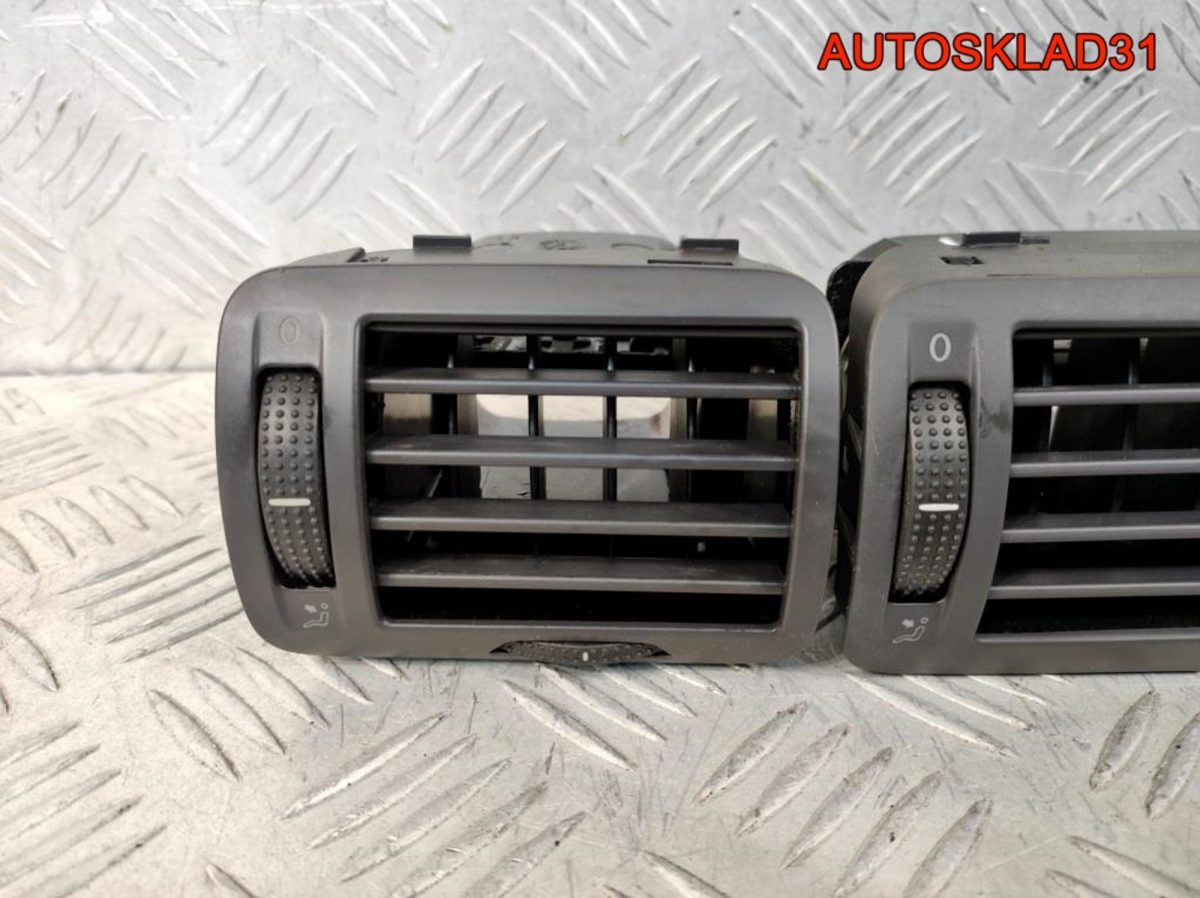 Дефлектор воздушный VW Passat B5 3B0819728D - АвтоСклад31.рф - авторазборка контрактные б/у запчасти в г. Белгород