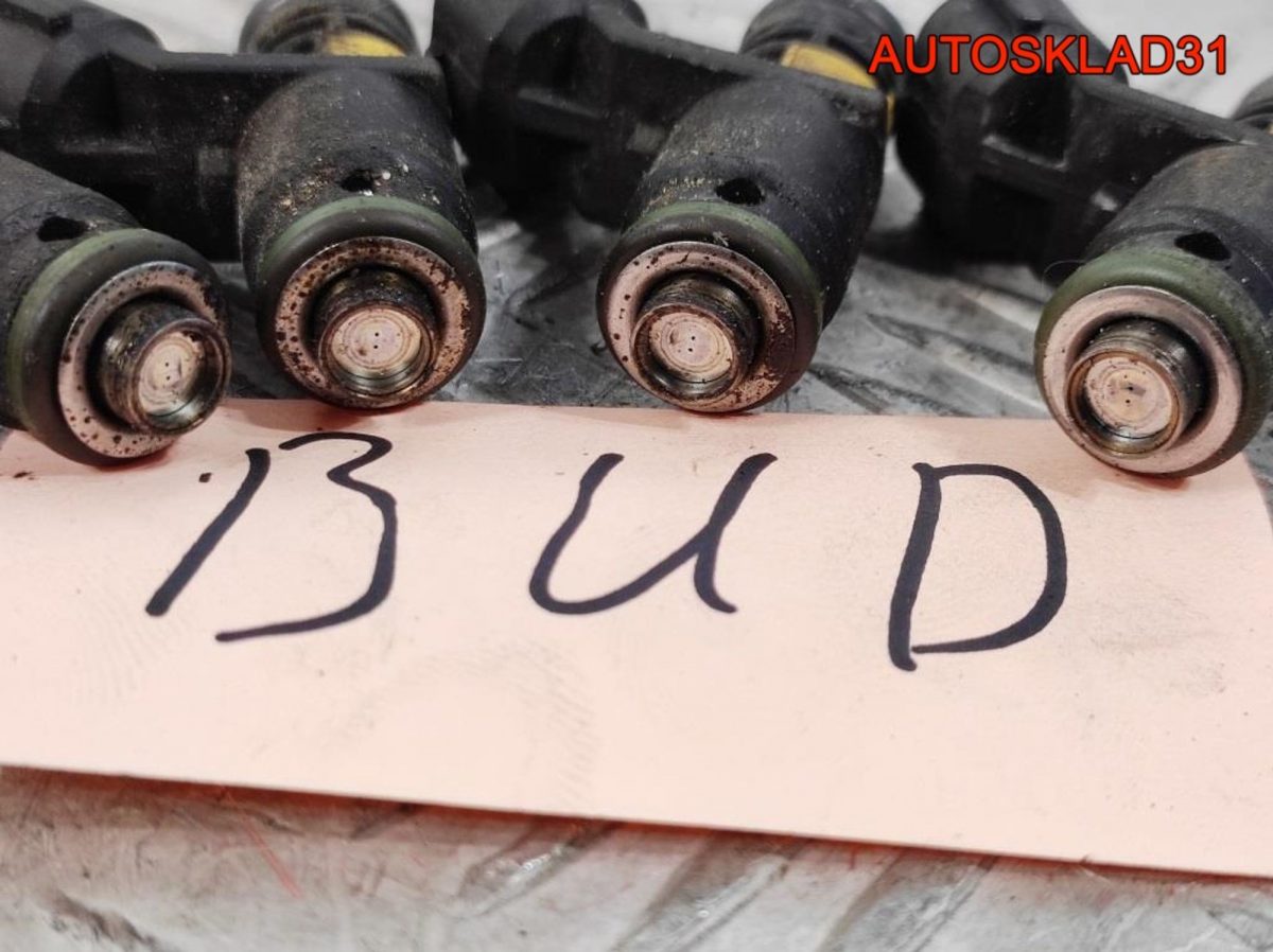 Форсунка топливная VW Polo 1.4 BUD 036906031AG - АвтоСклад31.рф - авторазборка контрактные б/у запчасти в г. Белгород