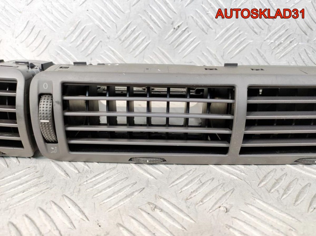 Дефлектор воздушный VW Passat B5 3B0819728D - АвтоСклад31.рф - авторазборка контрактные б/у запчасти в г. Белгород