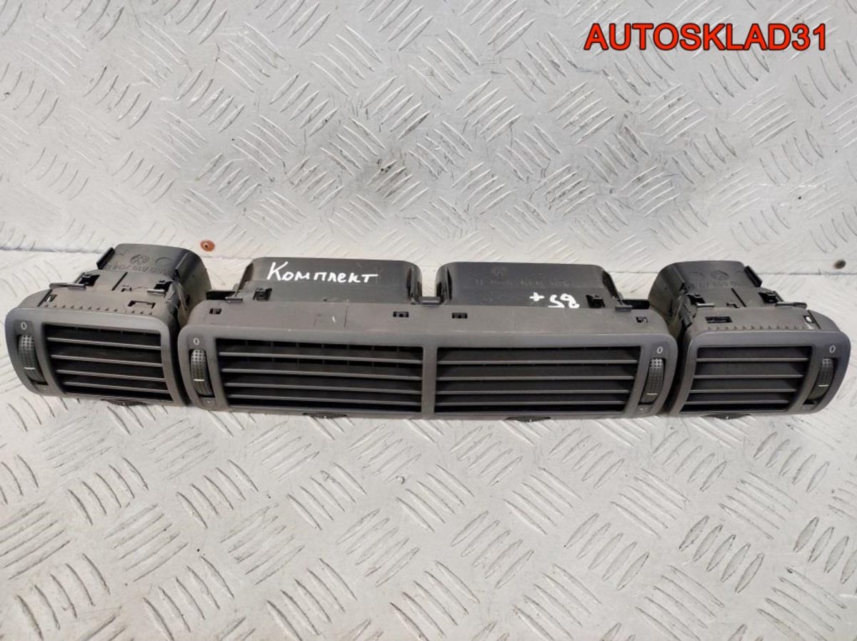 Дефлектор воздушный VW Passat B5 3B0819728D - АвтоСклад31.рф - авторазборка контрактные б/у запчасти в г. Белгород