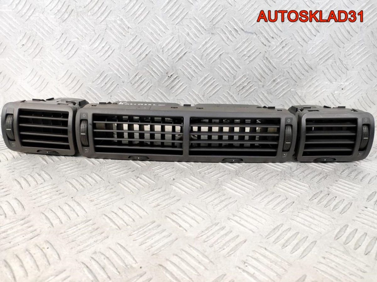 Дефлектор воздушный VW Passat B5 3B0819728D - АвтоСклад31.рф - авторазборка контрактные б/у запчасти в г. Белгород