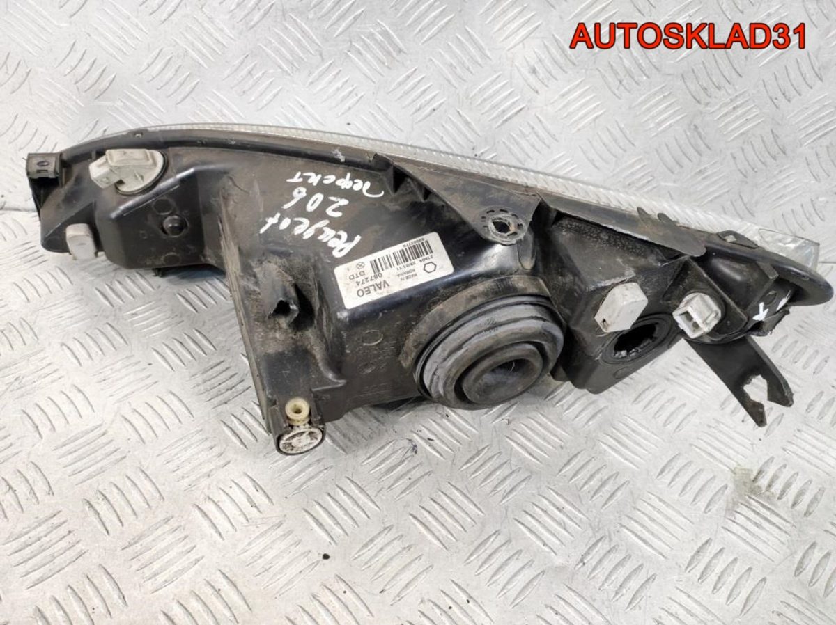 Фара правая Peugeot 206 89002770 Дорест - АвтоСклад31.рф - авторазборка контрактные б/у запчасти в г. Белгород