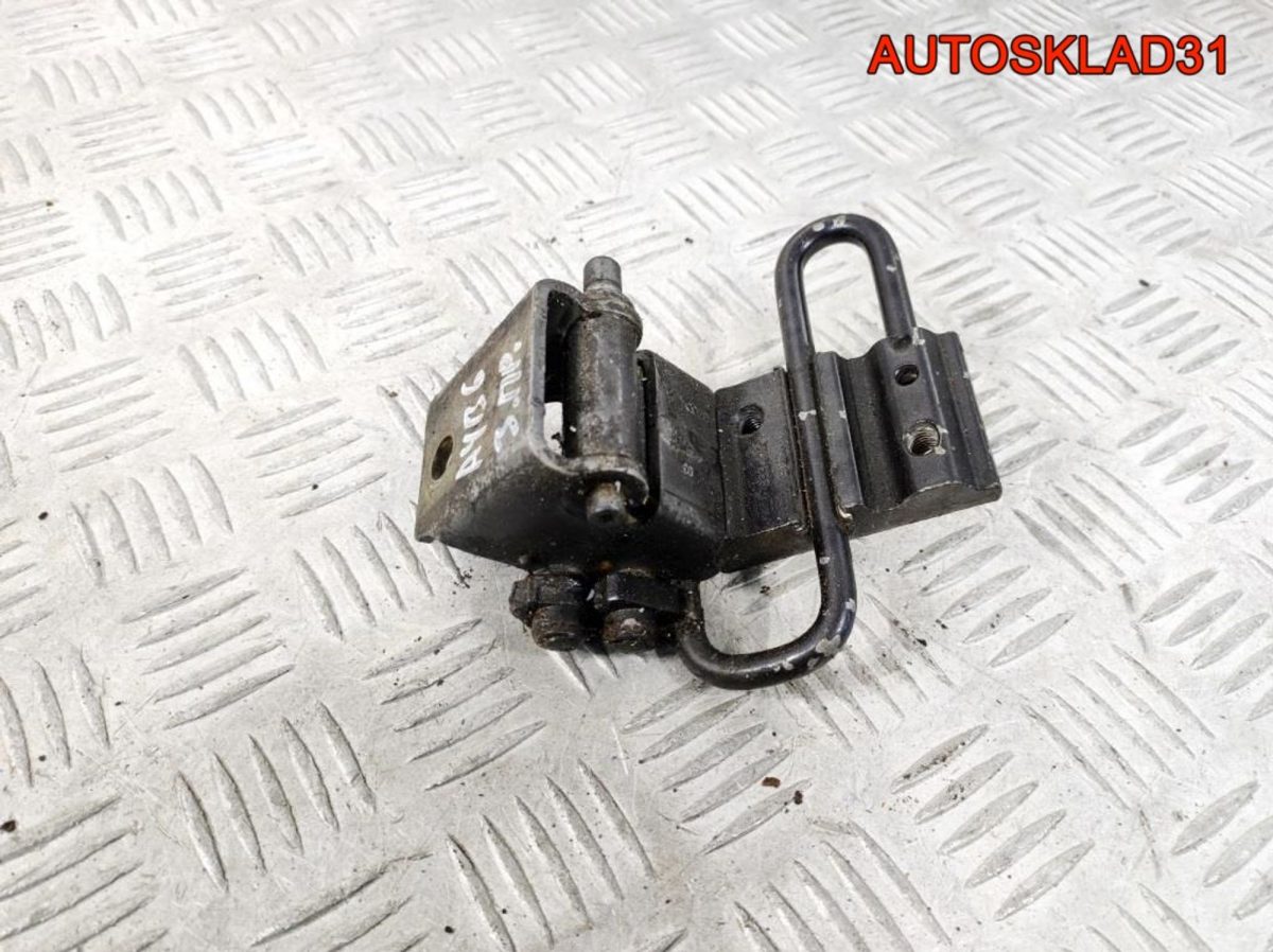 Петля двери задней правой нижняя Audi A4 B6 - АвтоСклад31.рф - авторазборка контрактные б/у запчасти в г. Белгород