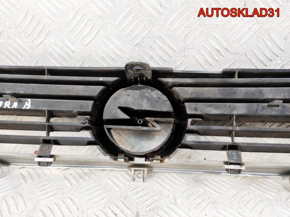 Решетка радиатора Opel Vectra B 90505722 - АвтоСклад31.рф - авторазборка контрактные б/у запчасти в г. Белгород