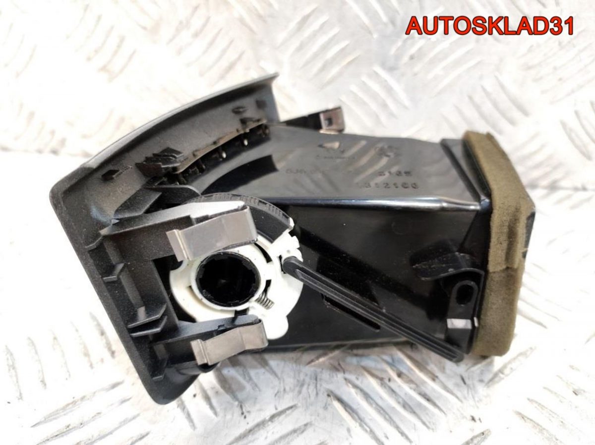 Дефлектор воздушный правый Skoda Fabia 2 5J0819702 - АвтоСклад31.рф - авторазборка контрактные б/у запчасти в г. Белгород