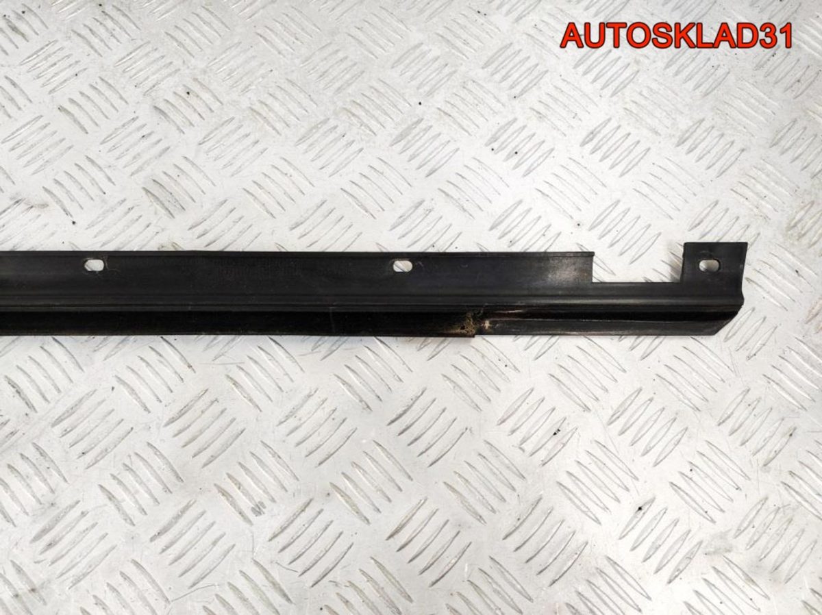 Накладка стекла переднего правого Audi A4 B5 - АвтоСклад31.рф - авторазборка контрактные б/у запчасти в г. Белгород