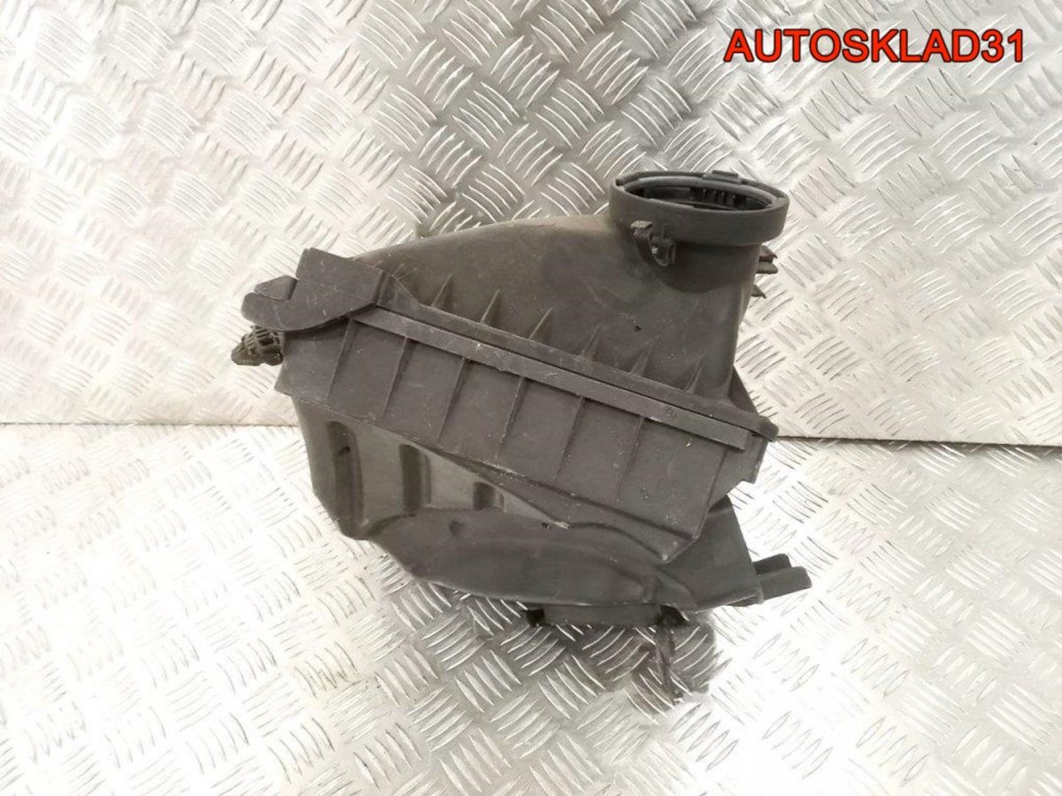 Корпус воздушного фильтра VW Passat B6 3C0129607AF - АвтоСклад31.рф - авторазборка контрактные б/у запчасти в г. Белгород