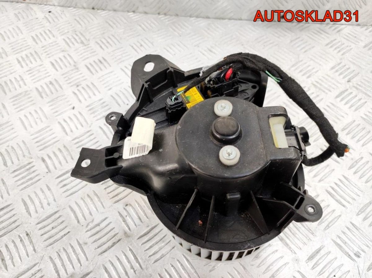 Моторчик отопителя Opel Corsa D 13293624 - АвтоСклад31.рф - авторазборка контрактные б/у запчасти в г. Белгород