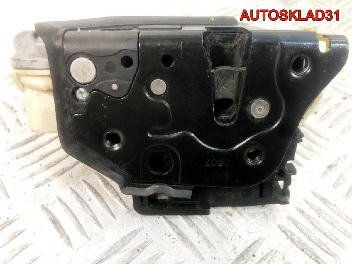 Замок двери передней левой VW Passat B6 3C2837015A - АвтоСклад31.рф - авторазборка контрактные б/у запчасти в г. Белгород
