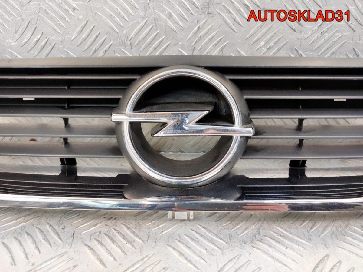 Решетка радиатора Opel Vectra B 90505722 - АвтоСклад31.рф - авторазборка контрактные б/у запчасти в г. Белгород