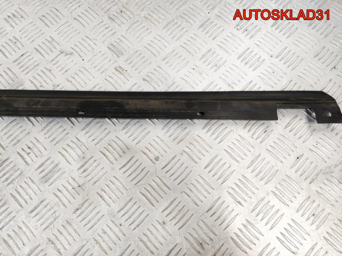 Накладка стекла переднего правого Audi A4 B5 - АвтоСклад31.рф - авторазборка контрактные б/у запчасти в г. Белгород