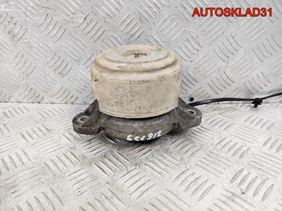 Опора двигателя правая Mercedes X204 A2042401917 - АвтоСклад31.рф - авторазборка контрактные б/у запчасти в г. Белгород