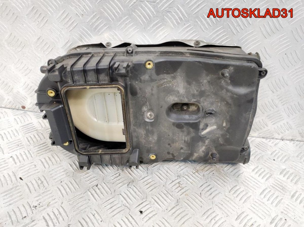 Корпус воздушного фильтра Mercedes X204 651.912 - АвтоСклад31.рф - авторазборка контрактные б/у запчасти в г. Белгород