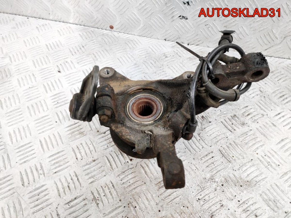 Кулак поворотный передний правый Renault Scenic 1 - АвтоСклад31.рф - авторазборка контрактные б/у запчасти в г. Белгород