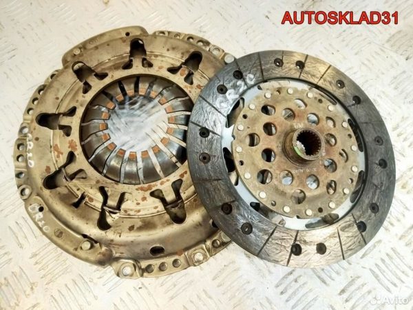 Блок предохранителей VW Golf Plus 1K0937125A - АвтоСклад31.рф - авторазборка контрактные б/у запчасти в г. Белгород