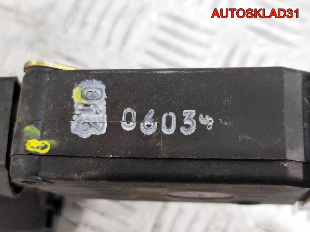 Замок двери передней правой Mitsubishi Carisma DA - АвтоСклад31.рф - авторазборка контрактные б/у запчасти в г. Белгород