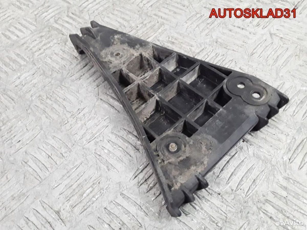 Направляющая переднего бампера правая Audi A4 B5 - АвтоСклад31.рф - авторазборка контрактные б/у запчасти в г. Белгород