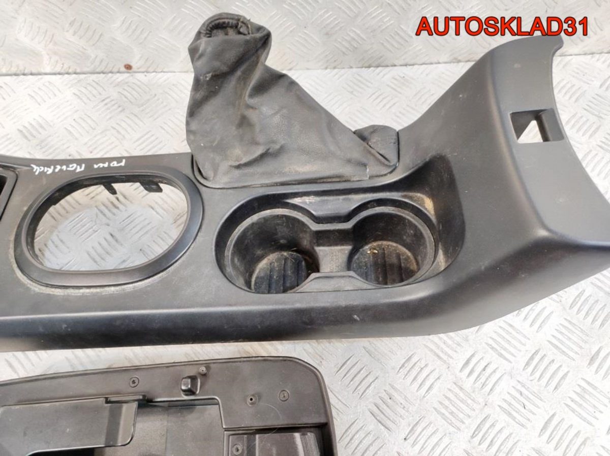 Подлокотник Ford Maverick 2 6L8478045A76 - АвтоСклад31.рф - авторазборка контрактные б/у запчасти в г. Белгород
