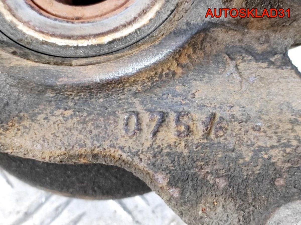 Кулак поворотный передний правый Renault Scenic 1 - АвтоСклад31.рф - авторазборка контрактные б/у запчасти в г. Белгород