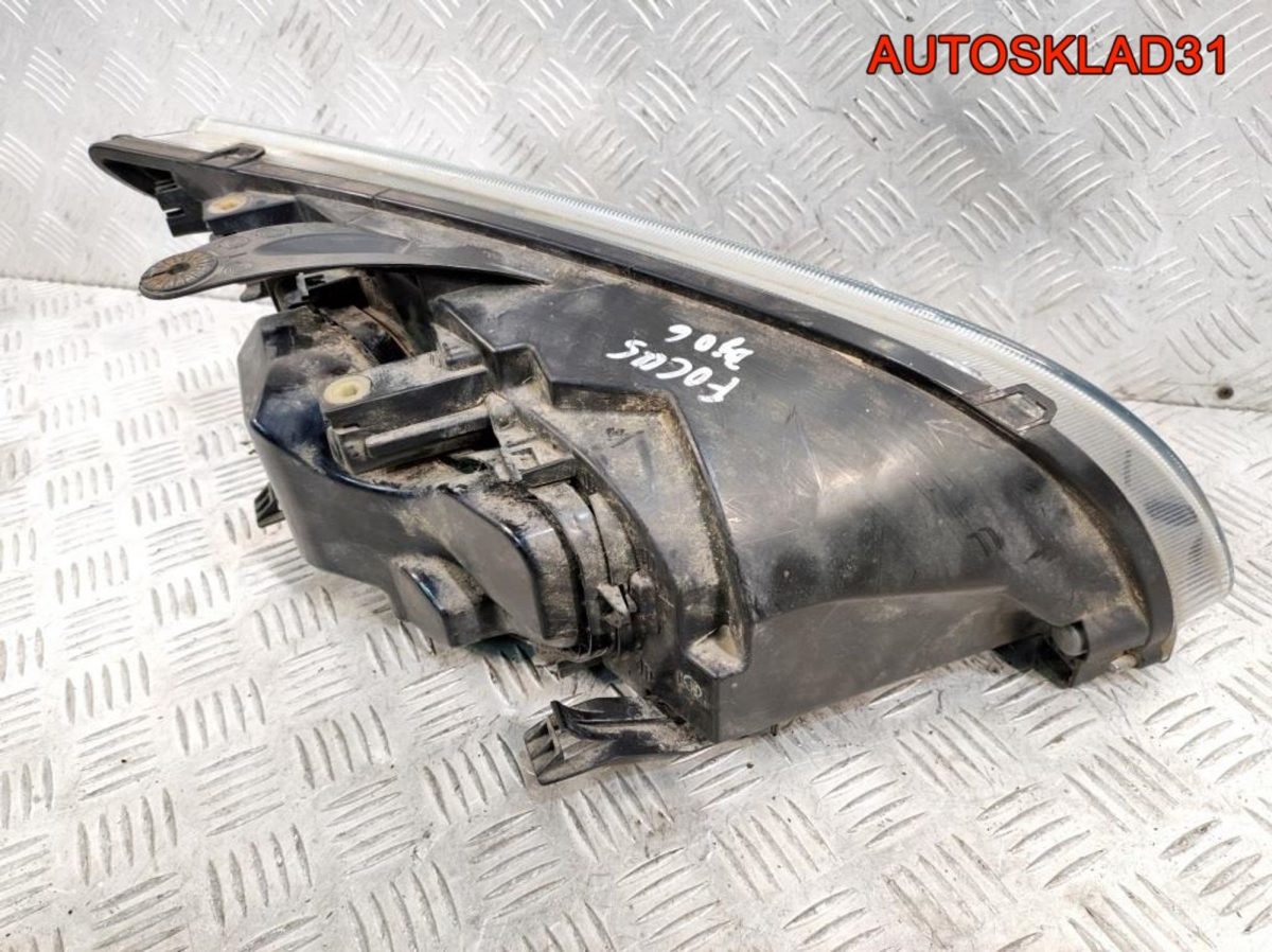 Фара левая Ford Focus 2 1480996 Дорест - АвтоСклад31.рф - авторазборка контрактные б/у запчасти в г. Белгород