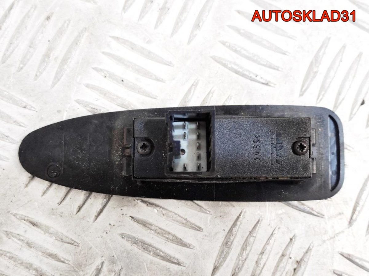 Кнопка стеклоподъемника Mitsubishi Carisma DA - АвтоСклад31.рф - авторазборка контрактные б/у запчасти в г. Белгород