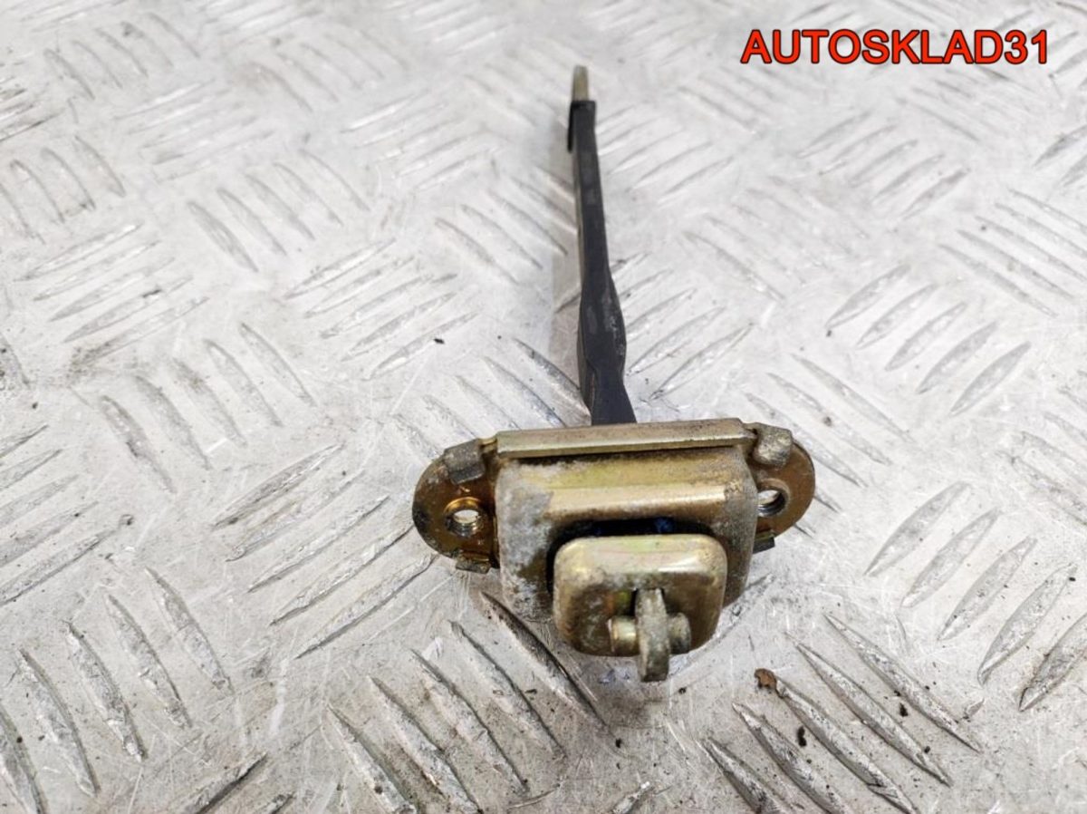 Ограничитель двери передний Mitsubishi Carisma DA - АвтоСклад31.рф - авторазборка контрактные б/у запчасти в г. Белгород