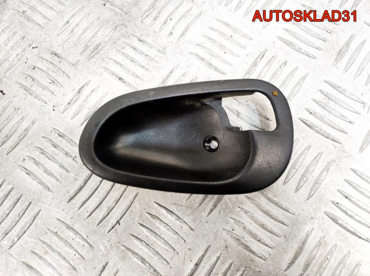Накладка внутренней ручки L Mitsubishi Carisma DA - АвтоСклад31.рф - авторазборка контрактные б/у запчасти в г. Белгород