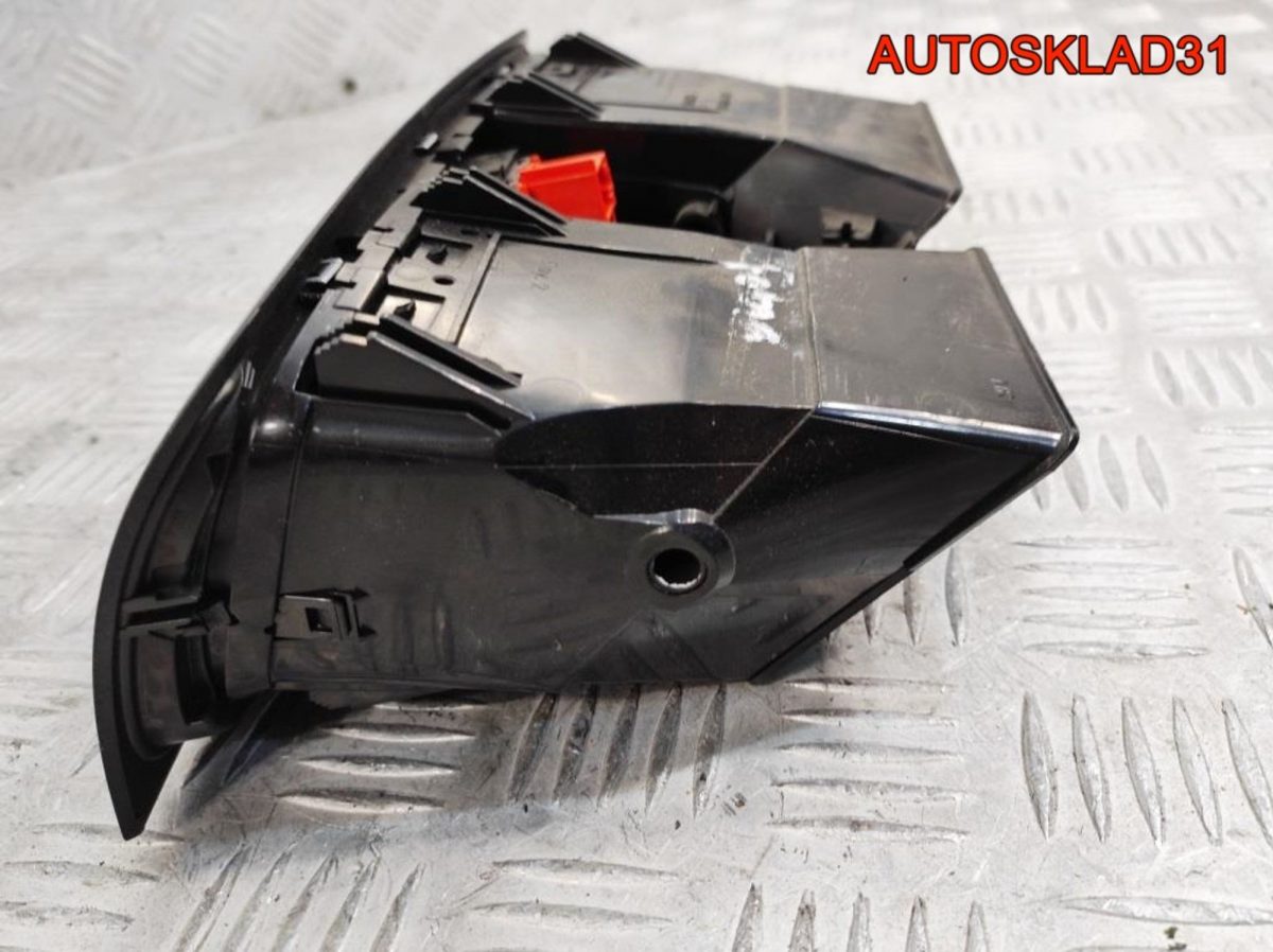 Дефлектор воздушный Skoda Fabia 2 5J0820951C - АвтоСклад31.рф - авторазборка контрактные б/у запчасти в г. Белгород