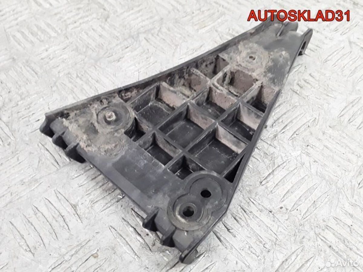 Направляющая переднего бампера правая Audi A4 B5 - АвтоСклад31.рф - авторазборка контрактные б/у запчасти в г. Белгород