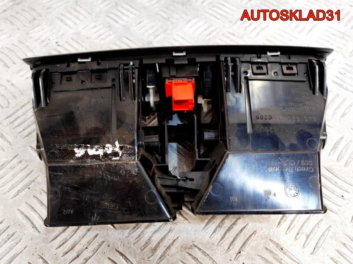 Дефлектор воздушный Skoda Fabia 2 5J0820951C - АвтоСклад31.рф - авторазборка контрактные б/у запчасти в г. Белгород