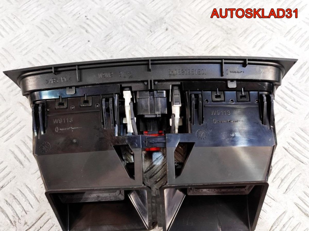Дефлектор воздушный Skoda Fabia 2 5J0820951C - АвтоСклад31.рф - авторазборка контрактные б/у запчасти в г. Белгород