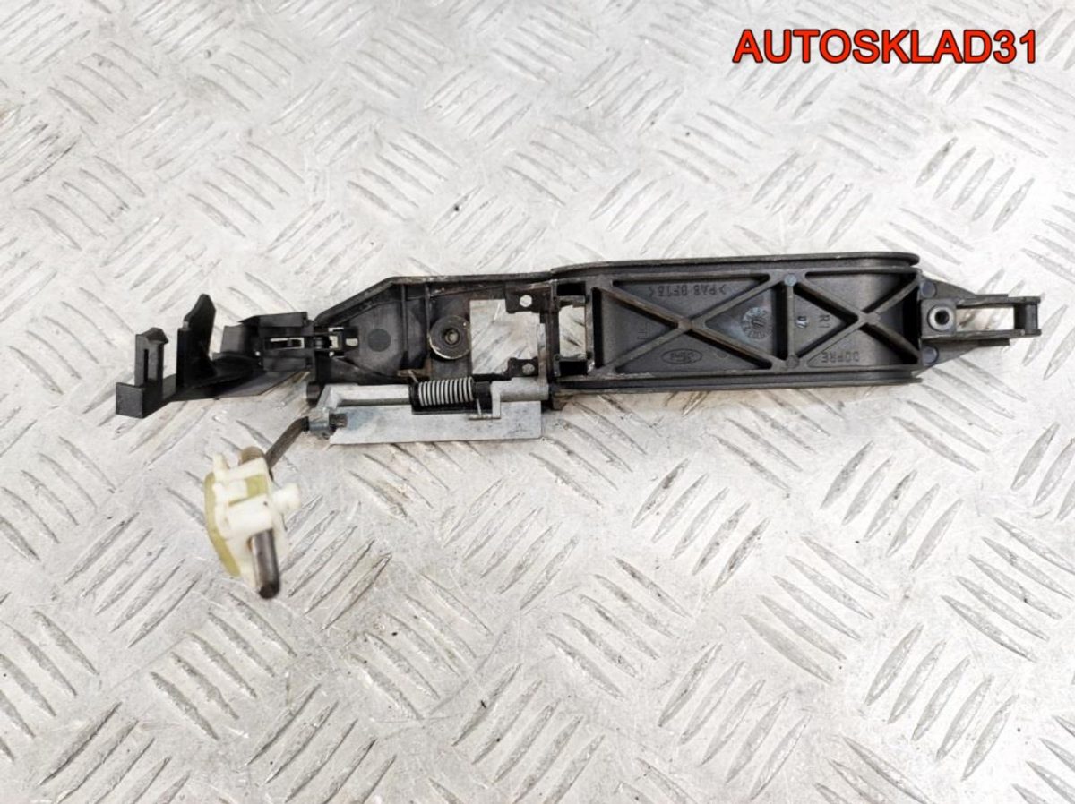 Кронштейн ручки задней правой Ford Focus 1 - АвтоСклад31.рф - авторазборка контрактные б/у запчасти в г. Белгород