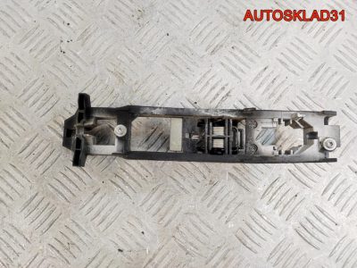 Кронштейн ручки задней правой Mercedes W211 - АвтоСклад31.рф - авторазборка контрактные б/у запчасти в г. Белгород