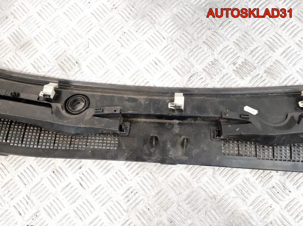 Решетка стеклоочистителя Renault Megane 3 668110003R - АвтоСклад31.рф - авторазборка контрактные б/у запчасти в г. Белгород