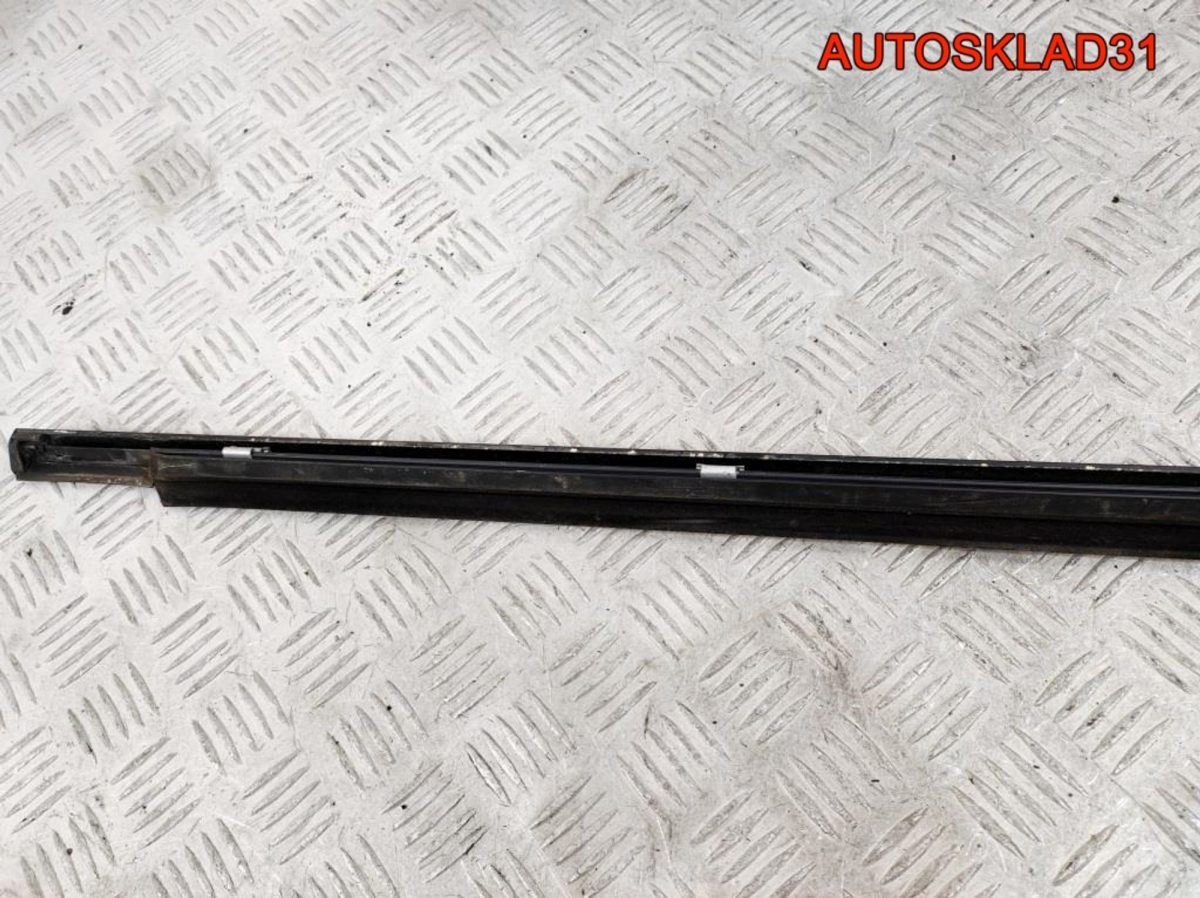 Накладка стекла переднего правого Mercedes W211 - АвтоСклад31.рф - авторазборка контрактные б/у запчасти в г. Белгород
