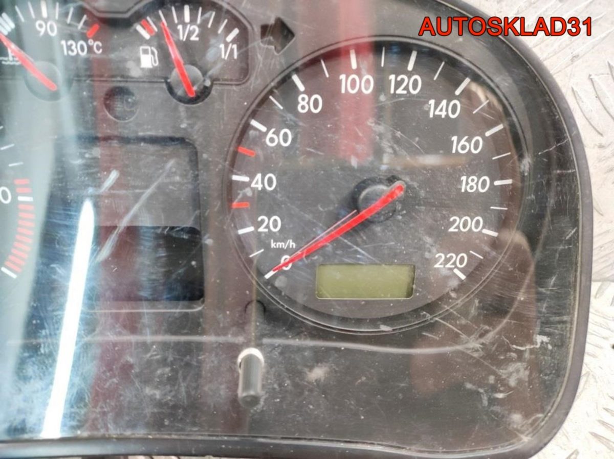 Панель приборов VW Golf 4 1J0920825 Бензин - АвтоСклад31.рф - авторазборка контрактные б/у запчасти в г. Белгород