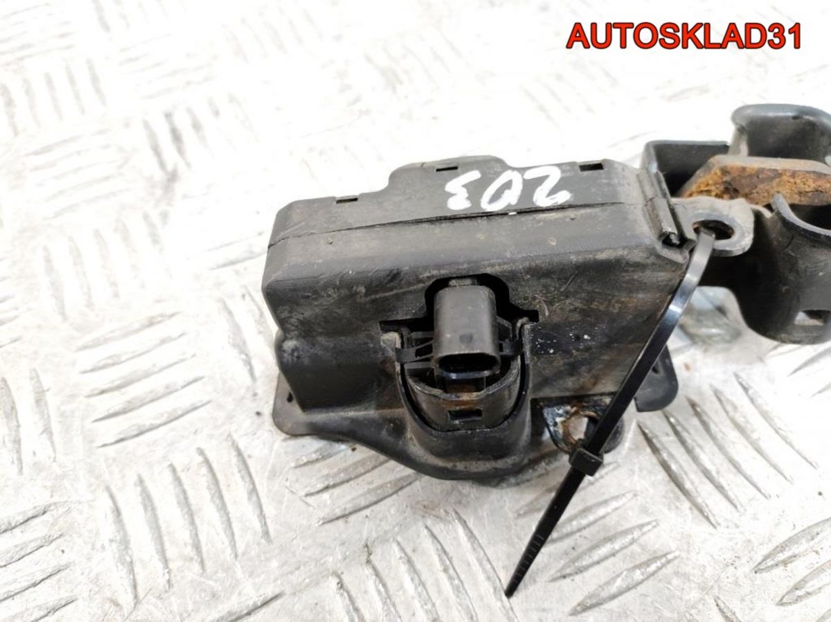 Замок капота Mercedes-Benz W203 A2038800060 - АвтоСклад31.рф - авторазборка контрактные б/у запчасти в г. Белгород